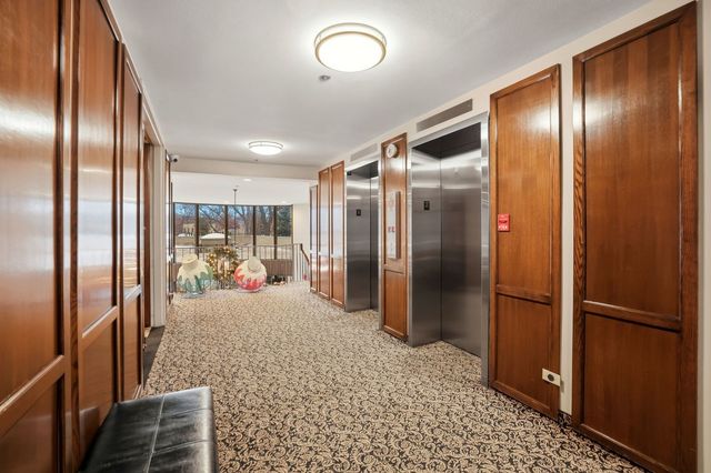 190 S Wood Dale Road 200, Wood Dale, IL 60191