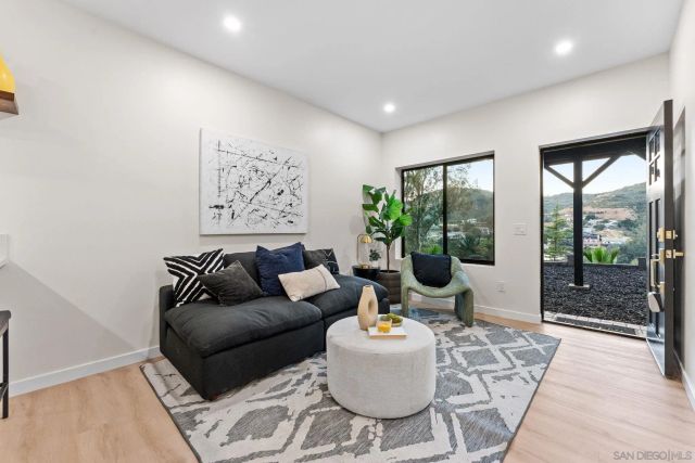 634 Silverbrook Dr, El Cajon, CA 92019