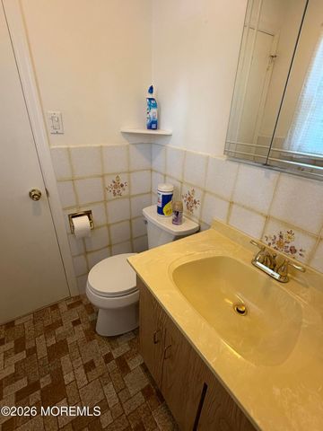 1905 Finderne Street, Oakhurst, NJ 07755