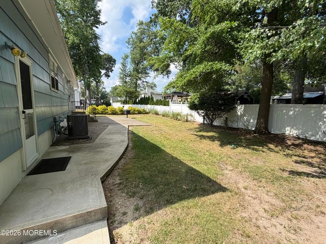 1905 Finderne Street, Oakhurst, NJ 07755