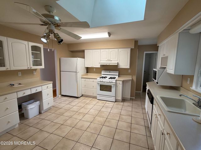 1905 Finderne Street, Oakhurst, NJ 07755