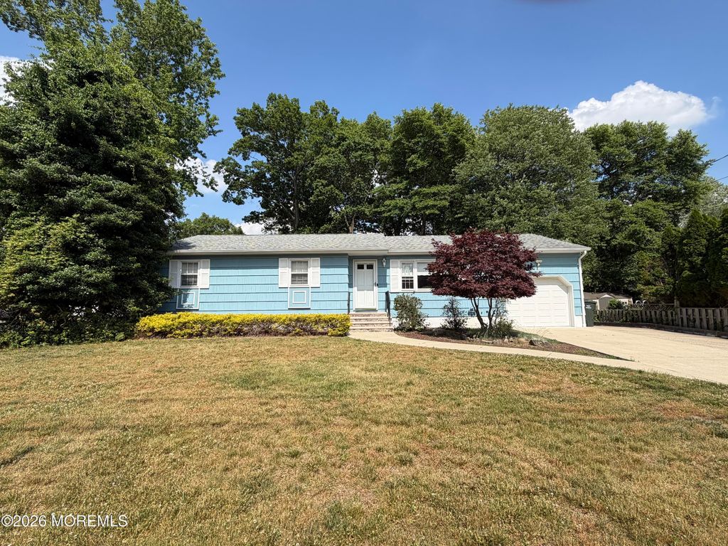 1905 Finderne Street, Oakhurst, NJ 07755