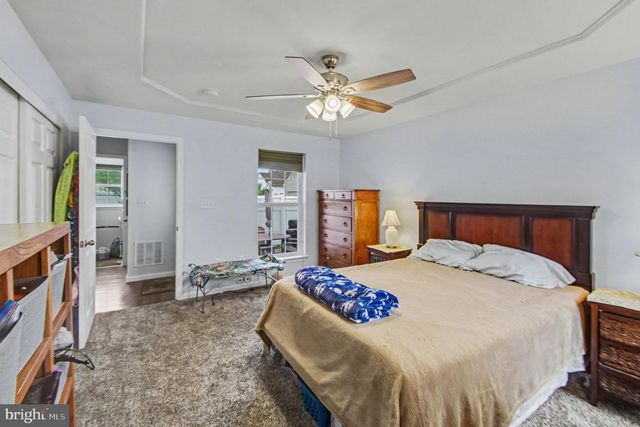 121 N YEINGST DR, Elverson, PA 19520