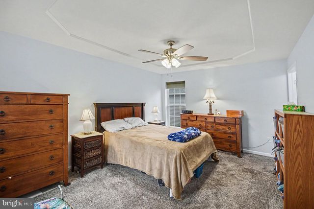 121 N YEINGST DR, Elverson, PA 19520
