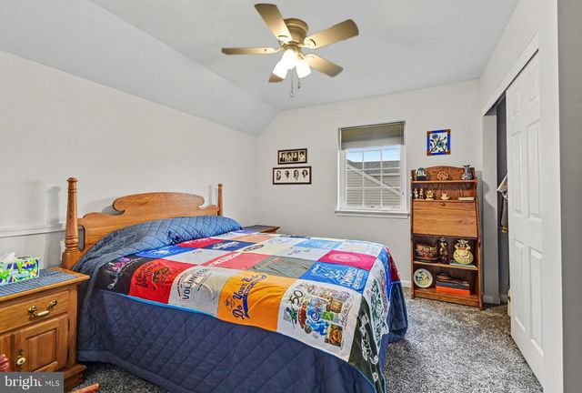 121 N YEINGST DR, Elverson, PA 19520