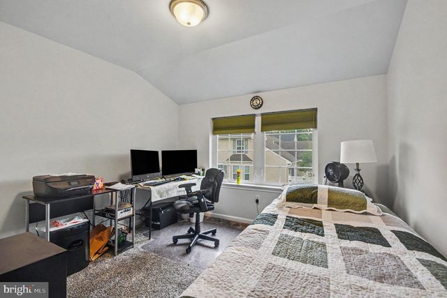 121 N YEINGST DR, Elverson, PA 19520