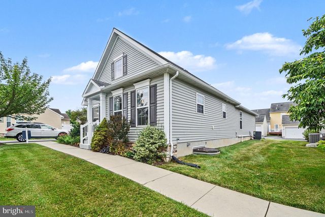 121 N YEINGST DR, Elverson, PA 19520