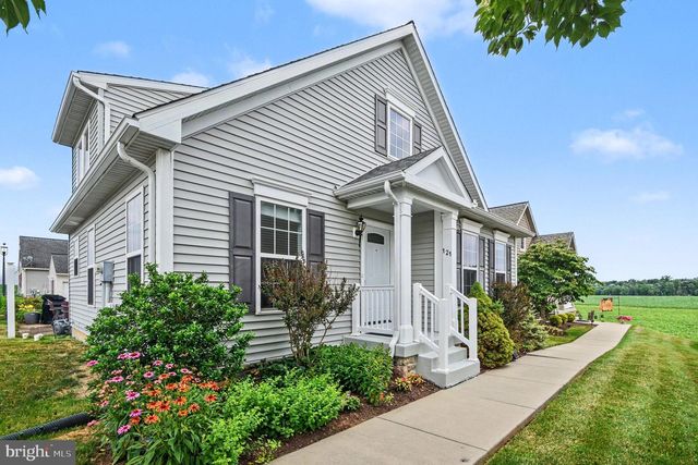 121 N YEINGST DR, Elverson, PA 19520