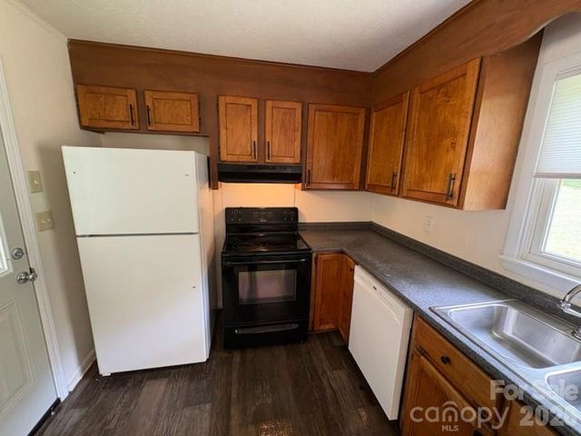 5406 CANTERBURY Road, Patterson Springs, NC 28152