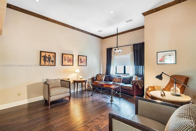 2000 S Bayshore Dr 69, Miami, FL 33133