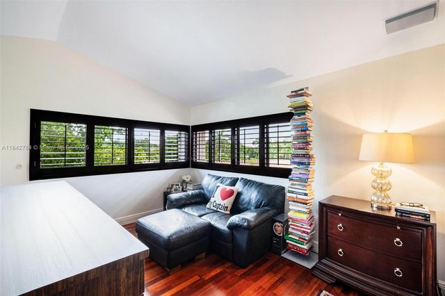 2000 S Bayshore Dr 69, Miami, FL 33133