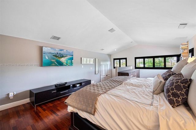 2000 S Bayshore Dr 69, Miami, FL 33133