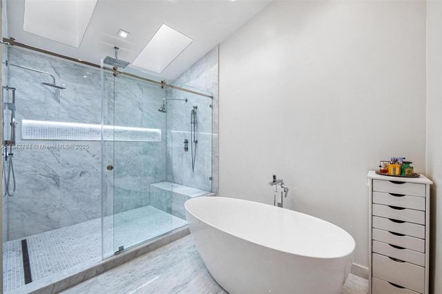 2000 S Bayshore Dr 69, Miami, FL 33133