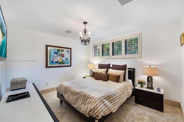 2000 S Bayshore Dr 69, Miami, FL 33133