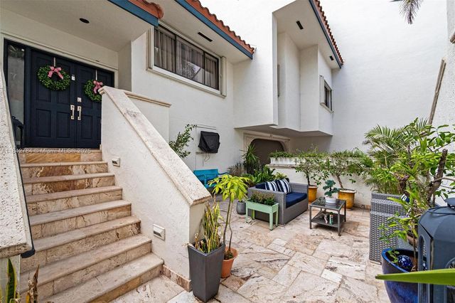 2000 S Bayshore Dr 69, Miami, FL 33133