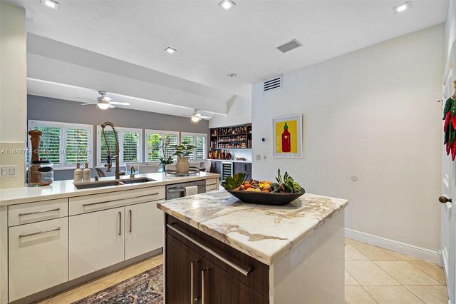 2000 S Bayshore Dr 69, Miami, FL 33133