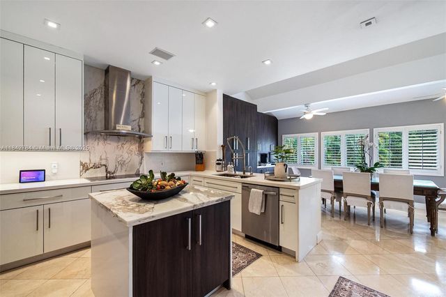 2000 S Bayshore Dr 69, Miami, FL 33133