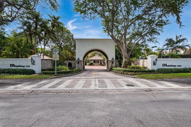 2000 S Bayshore Dr 69, Miami, FL 33133