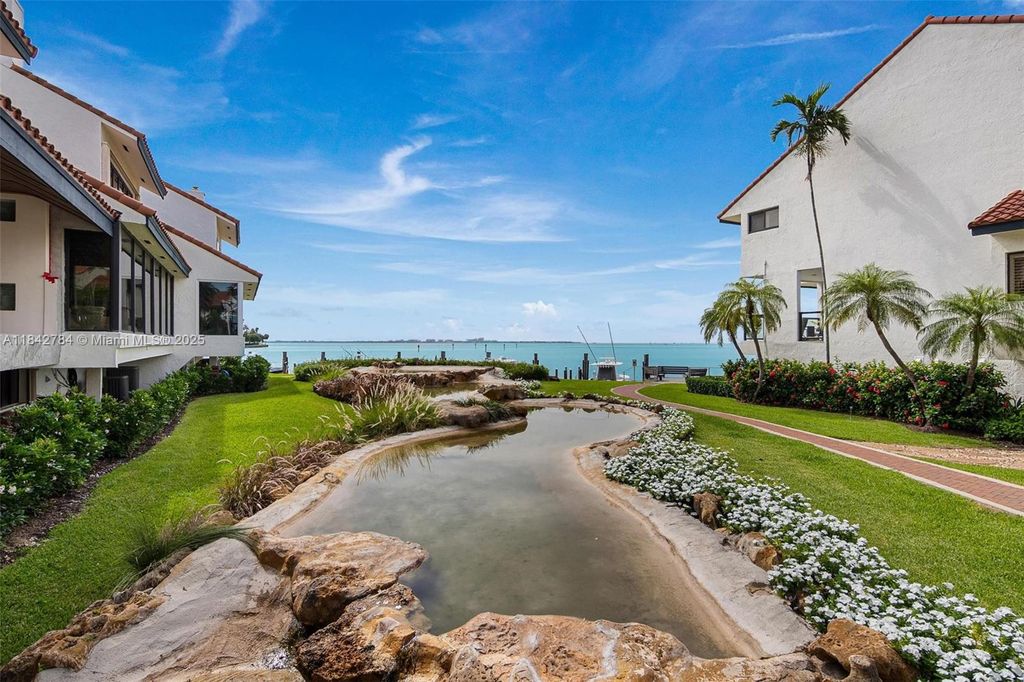 2000 S Bayshore Dr 69, Miami, FL 33133