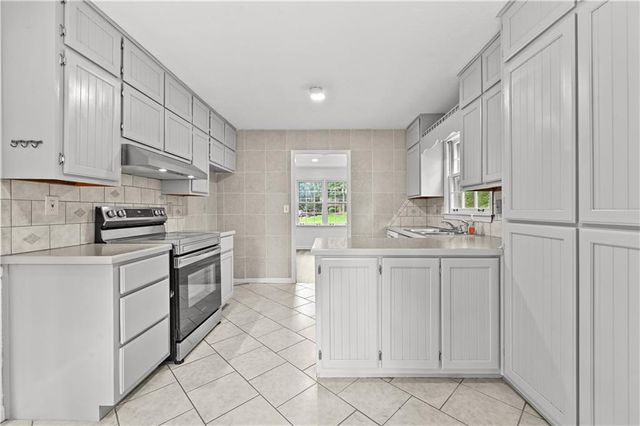225 Hauteur Garden, Lilburn, GA 30047