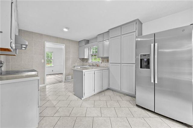 225 Hauteur Garden, Lilburn, GA 30047
