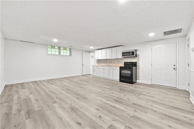 225 Hauteur Garden, Lilburn, GA 30047