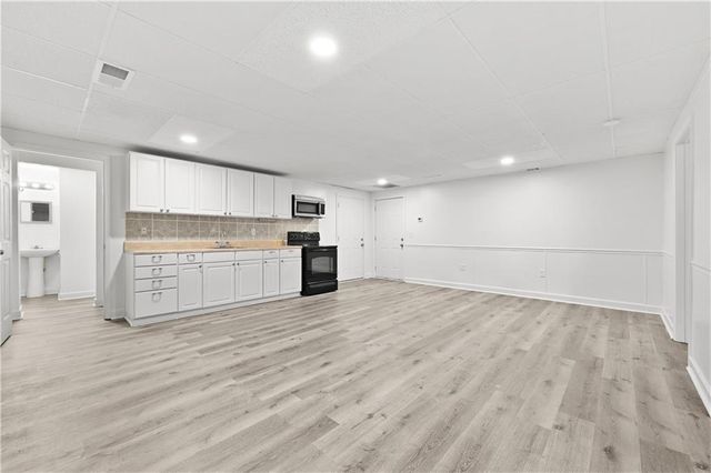 225 Hauteur Garden, Lilburn, GA 30047