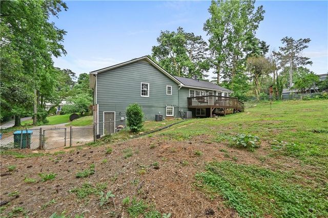 225 Hauteur Garden, Lilburn, GA 30047