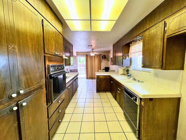 3025 3025 Monticello Dr, Stockton, CA 95209