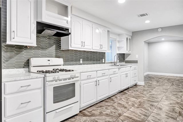 919 Corydon Drive, Houston, TX 77336