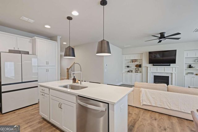 354 Hayden Circle, Woodstock, GA 30189