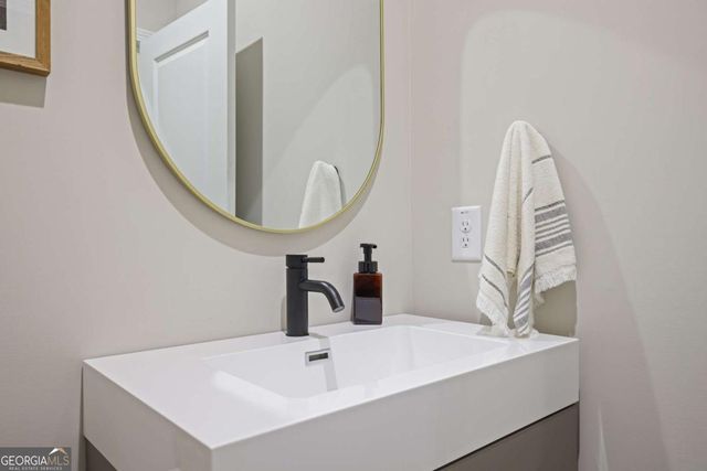 354 Hayden Circle, Woodstock, GA 30189