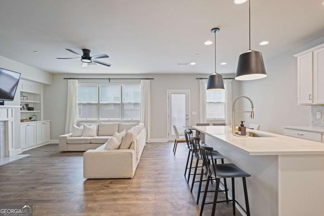 354 Hayden Circle, Woodstock, GA 30189