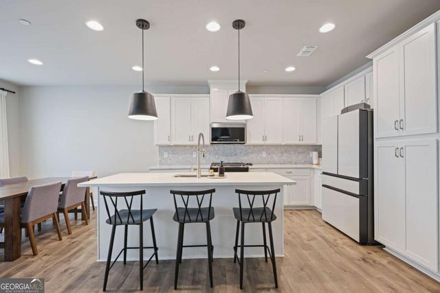 354 Hayden Circle, Woodstock, GA 30189