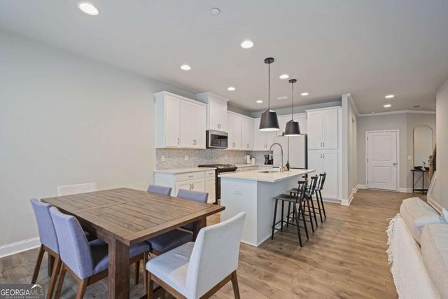 354 Hayden Circle, Woodstock, GA 30189