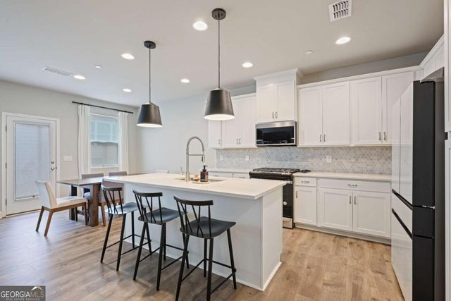 354 Hayden Circle, Woodstock, GA 30189