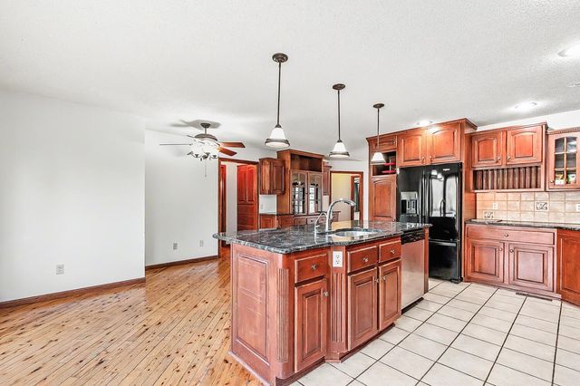 21 Beaver Creek Rd, Goddard, KS 67052