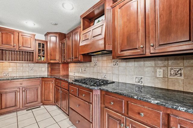 21 Beaver Creek Rd, Goddard, KS 67052