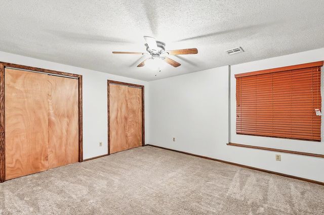 21 Beaver Creek Rd, Goddard, KS 67052