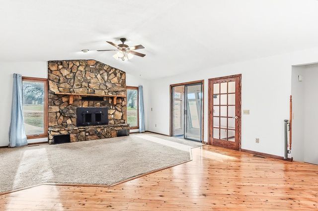 21 Beaver Creek Rd, Goddard, KS 67052