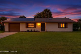 450 Borraclough Avenue NW, Palm Bay, FL 32907