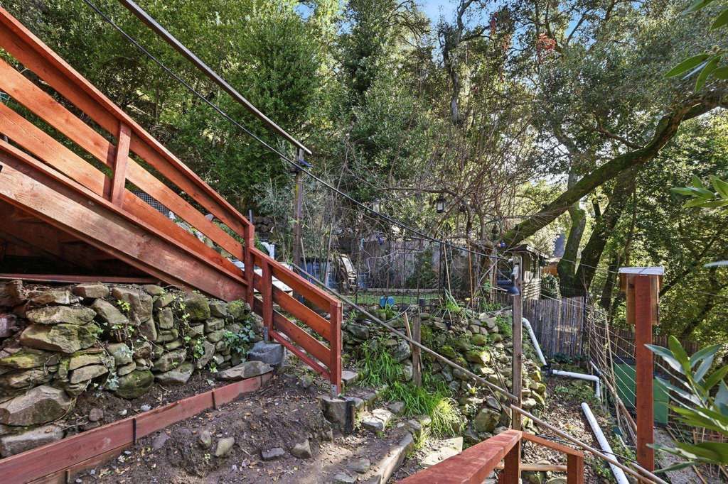 Image 11 of property listing at 2397 Kilkare Rd, Sunol, CA 94586