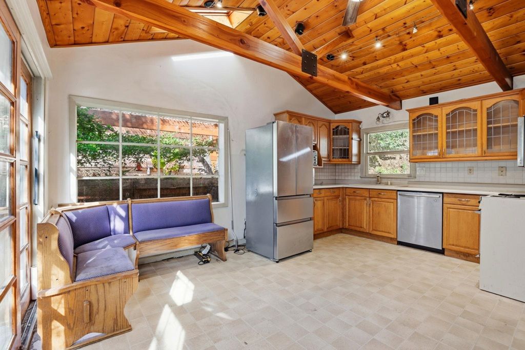 Image 16 of property listing at 2397 Kilkare Rd, Sunol, CA 94586