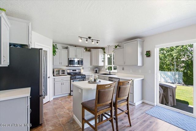 1879 E Warbler LN, Post Falls, ID 83854