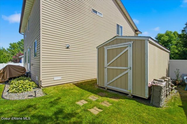 1879 E Warbler LN, Post Falls, ID 83854