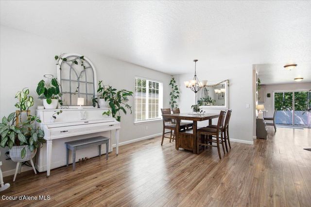 1879 E Warbler LN, Post Falls, ID 83854