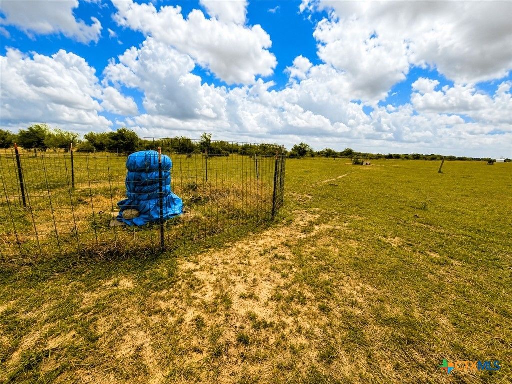 Image 8 of property listing at 255 Gin Road, Victoria, TX 77905