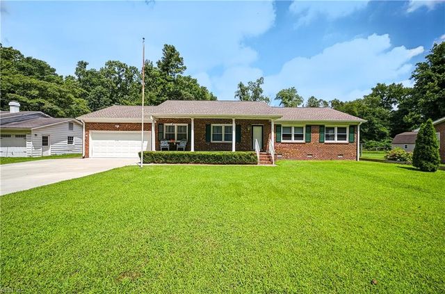 110 Bayberry LN, Yorktown, VA 23693