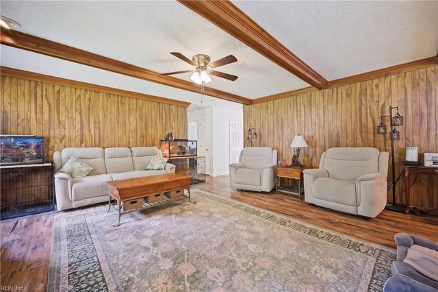 110 Bayberry LN, Yorktown, VA 23693
