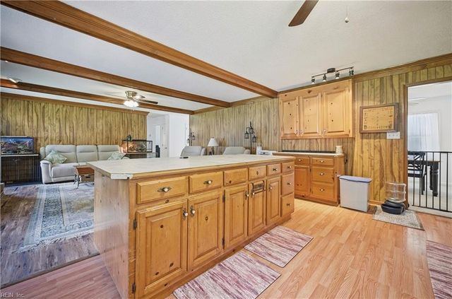 110 Bayberry LN, Yorktown, VA 23693
